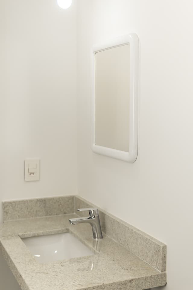 3 - Armários e Espelhos